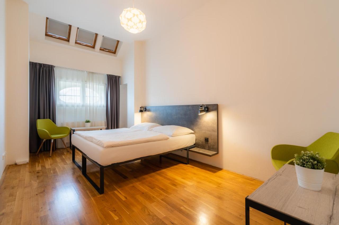 Ea Aparthotel Melantrich Прага Экстерьер фото